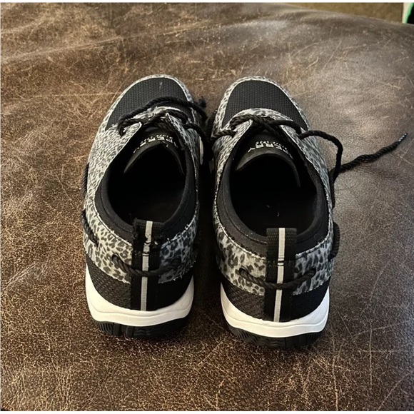 Paul Sperry Tennis Shoes, Black Fabric Leopard Skin Design, Women's Sz 8.5 M - Picture 4 of 7